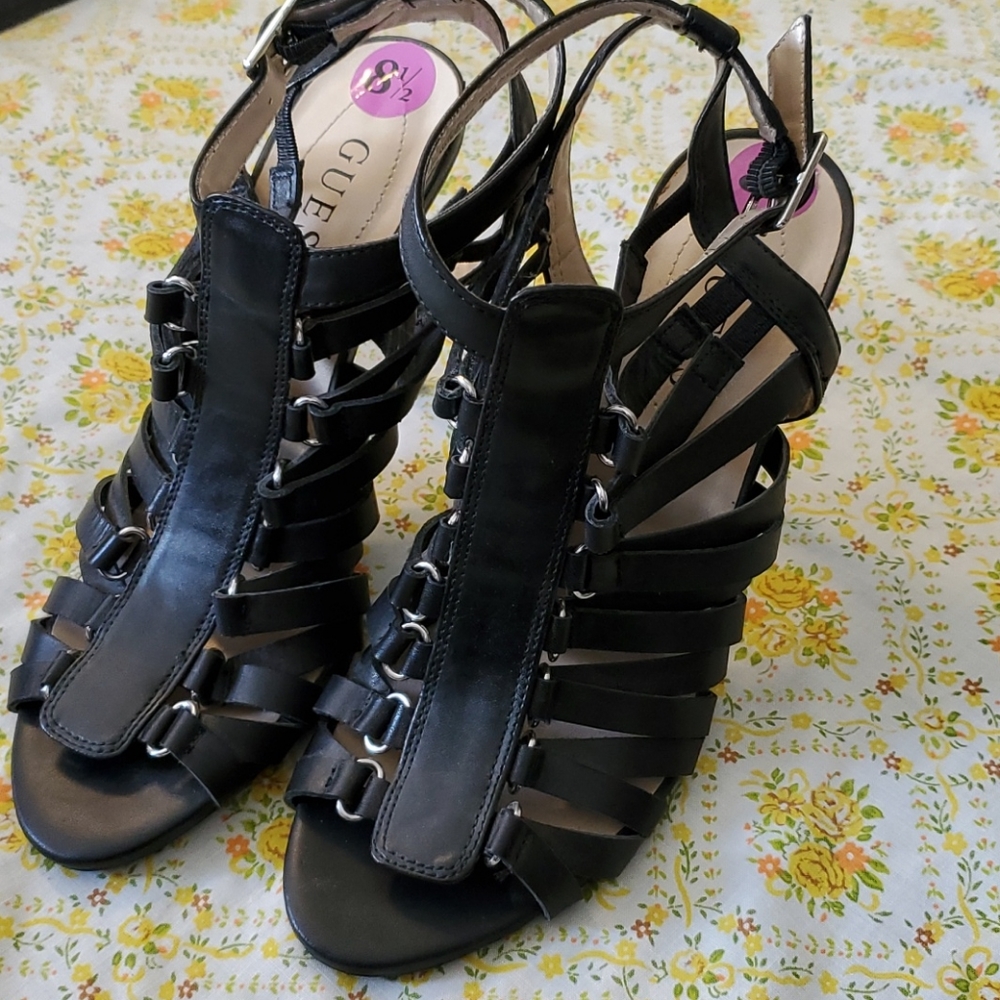 Guess Heels - Picture 3 of 7